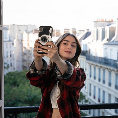 Emily in Paris • Informações, fotos e muito mais sobre a serie da Netflix Emily in Paris