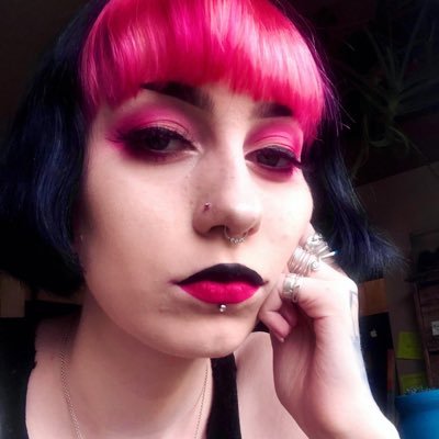 Pigeon_Faced's profile picture. 25/any pronouns