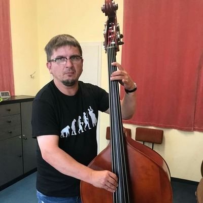 ThomasLffler12's profile picture. Social Worker since 2016.
Work with refugees.