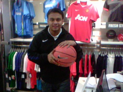 Prinshu83's profile picture. 