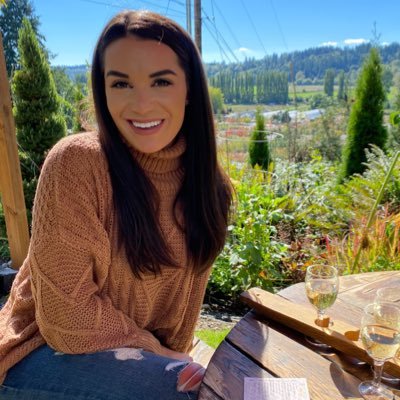 • @TheHangryLatina • Senior Public Information Specialist, HIPRC • All opinions are my own. Like & RT’s =\= endorsement • Former News Reporter •