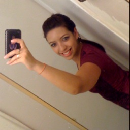 less1989's profile picture. Soy escritora x vocación. Amo la palabra escrita, pero aún más, aquélla que el hombre guarda en su alma. Bailo, no canto, amo, pienso... A veces demasiado ;)