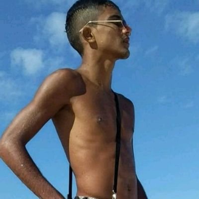 Meu nome é Ivan tenho 16 anos. Gosto de joga ff, de treina judô e outras coisa desse tipo.😎😎😎