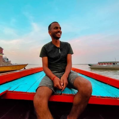 मन का मतंगी,
दिल का फिरंगी...
रातों का,
मैं बेखौफ सिपाही~~
-----अहं ब्रह्मास्मि(YogI)----