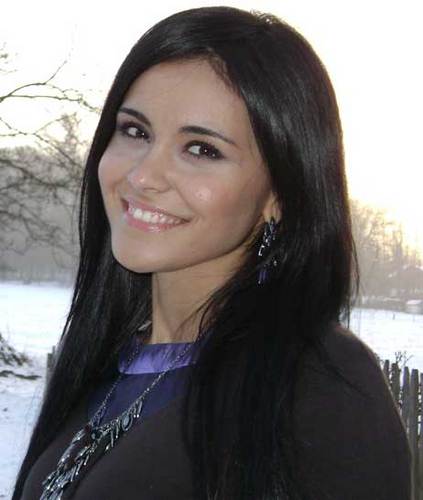 BusraAcar85's profile picture. http://t.co/R3Bhc33N0d