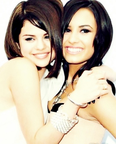 This twitter is for True Lovactis, for who love Demi ♥ StayStrong ALWAYS! @ddlovato I love you, Can you understand that? Thank You (: (24/7/10)