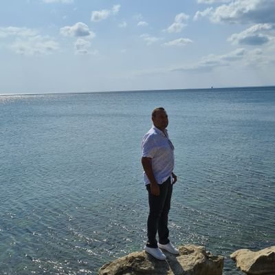 newumut's profile picture. instagram.ZAFERCELEBi.70