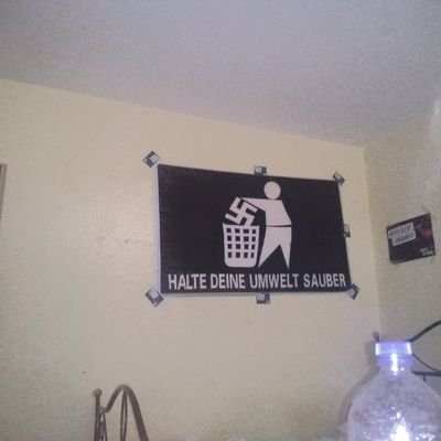 LisaGrundmann2's profile picture. Linke pack die linke Partei und die Linksjugend sind mein zweites zu Hause und meine Freundin ich sie sehe macht wer das glücklich