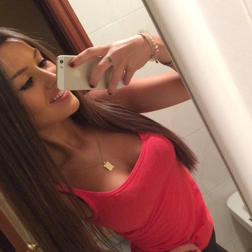 Let me be your best fantasy!Do you want to have some fun? Add me and I´ll send you my privates photo in Direct 👅👗🎀