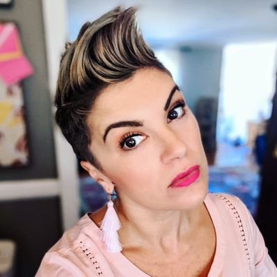 LeahLovelace's profile picture. 