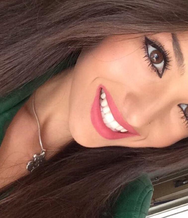 Im a lonely young girl whose seeking for a new and pleasant acquaintances.Follow me and I´ ll send my nude photo in Direct 🎀😚👗