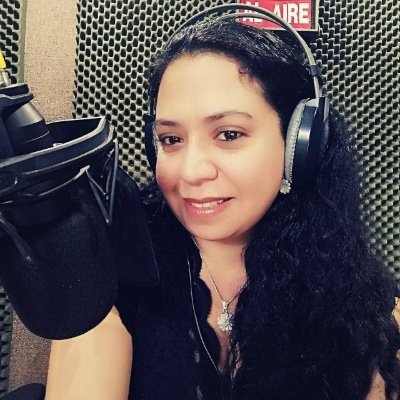 Periodista en Radio Stella Maris
Viñamarina adoptada en La Cruz