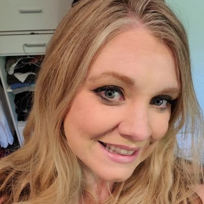 summermurlin's profile picture. boy mom, dog mom, that's about it