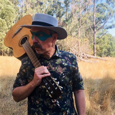 Singer~songwriter guy ; solo, duo and with The Blackeyed Susans, Snarski vs Snarski, SnarskiCircusLindyBand guest vocalist with The Triffids & Go-Betweens 16LL