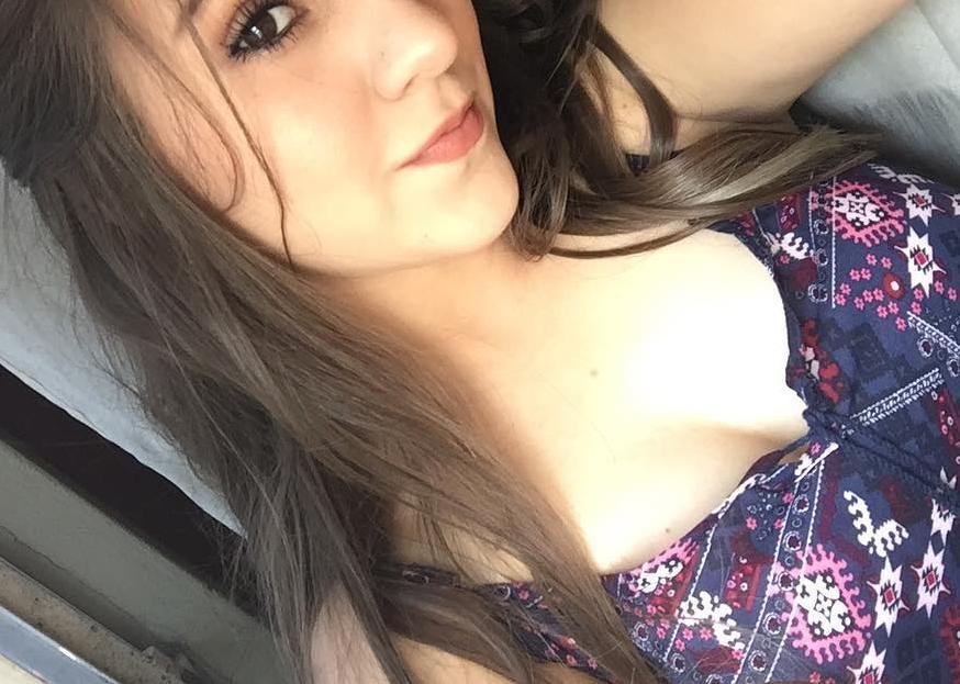 Do you want to see my sexiest photo? Add me and wait for a very nice surprise in Direct 😋🍓😍