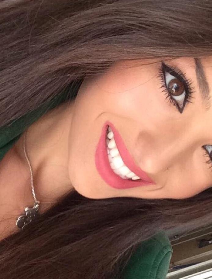Are you bored? Want to meet a beautiful girl? Add me to receive a very special gift! 👗😜😚