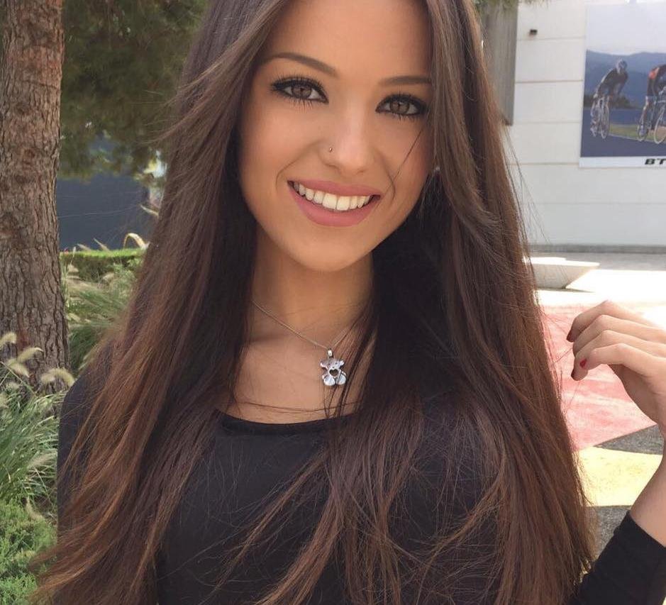Hi!Are you looking for fun? Me too!Let’s get to know each other on an intimate level.Follow me, and I´ll send you my favorite photo! 💖😘💝