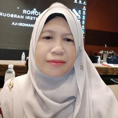 RatijahSundari's profile picture. editor