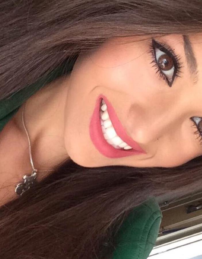 A beautiful and lonely girl wants to meet an interesting men!Add me and I´ll send you a message with my most favorite photo 🍑😘💘