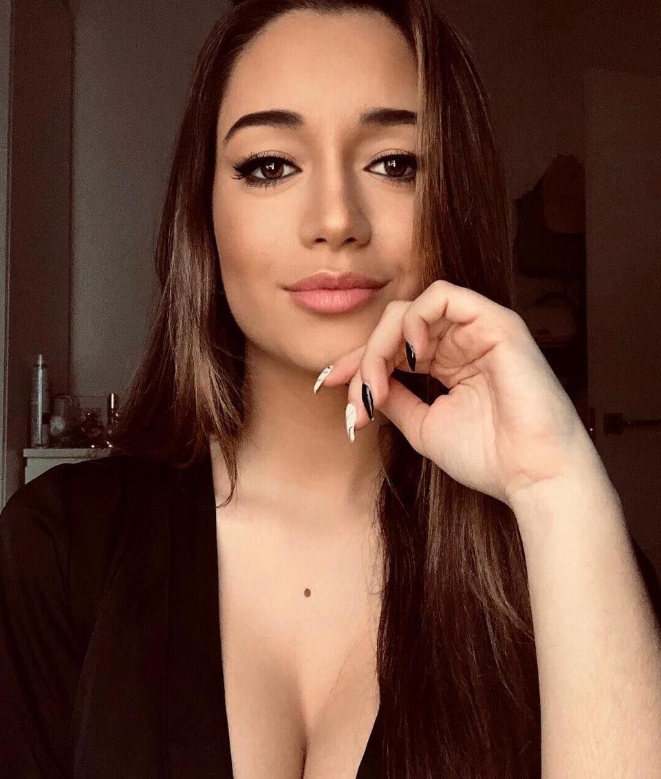 I want to make new friends!Follow me, and I´ll send you my sexy naked photos! 💘😚💘