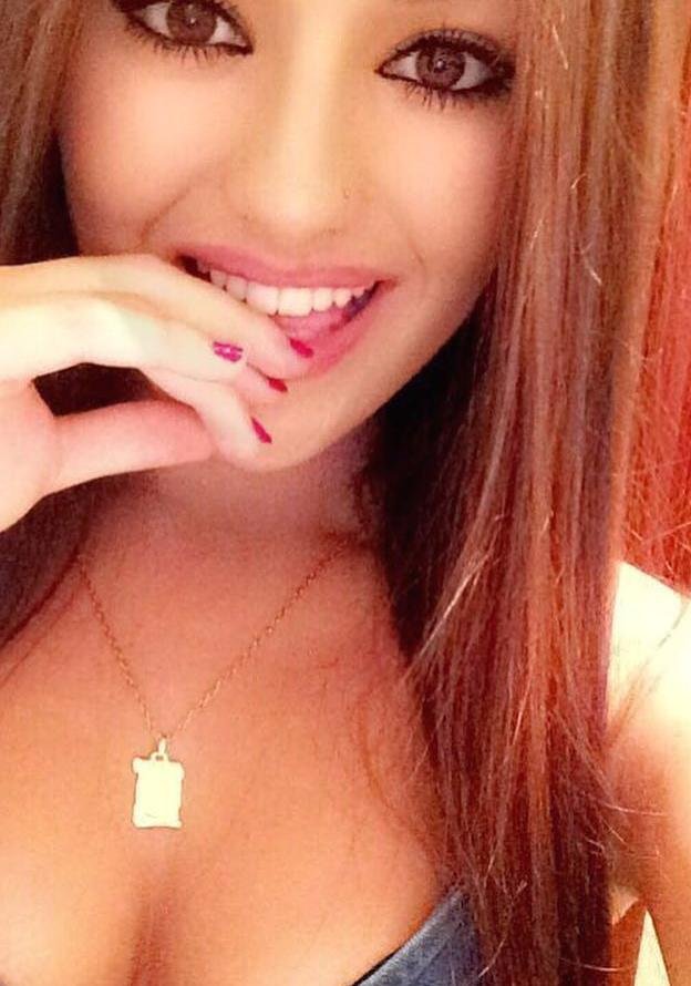 Sexy girl is looking to meet new people.Follow me and you´ll receive my hot photos in Direct 🎀💖👙