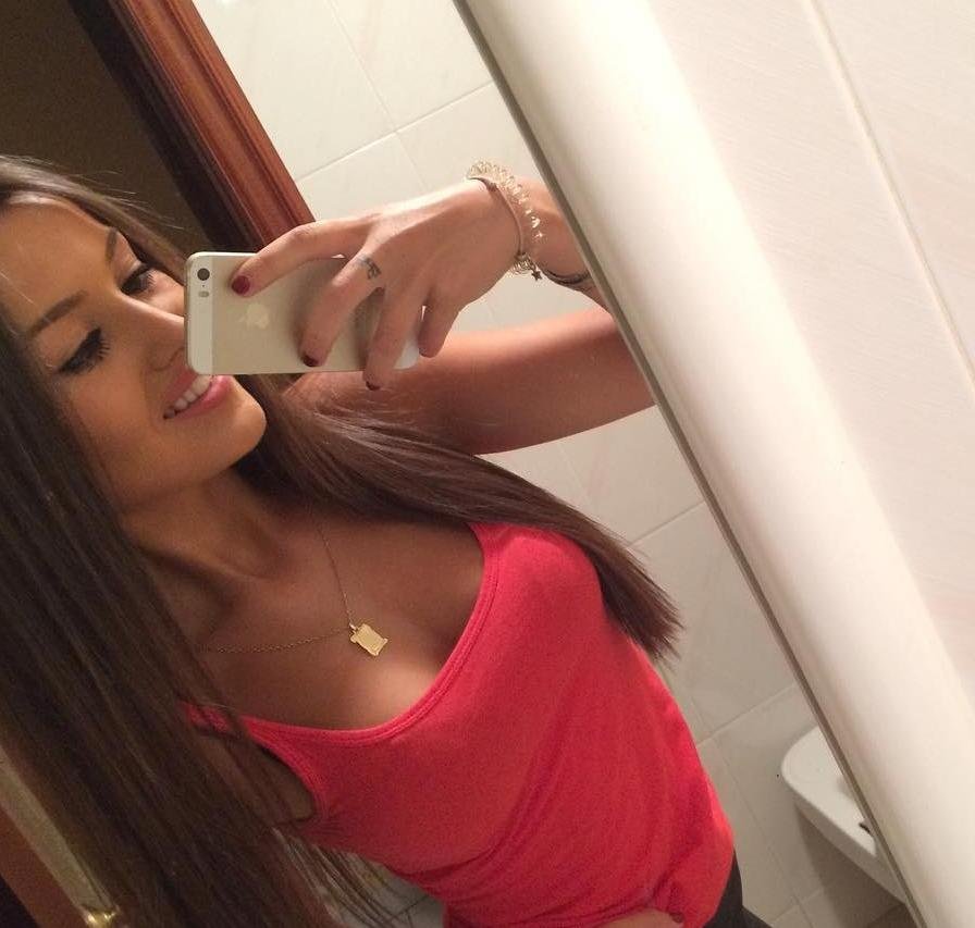 A beautiful and lonely girl wants to meet an interesting men!Add me and I´ll send you a message with my most favorite photo 😊😋😘