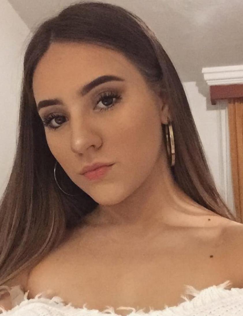 I love meeting new people.Follow me, and I´ll send you all the photos you want 💝💋😋