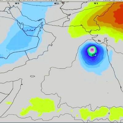 الطقس ومطارد الطبيعه