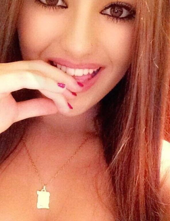 I love meeting new people. Follow me,I´ll send you all the pictures you want. 😜🍓👄