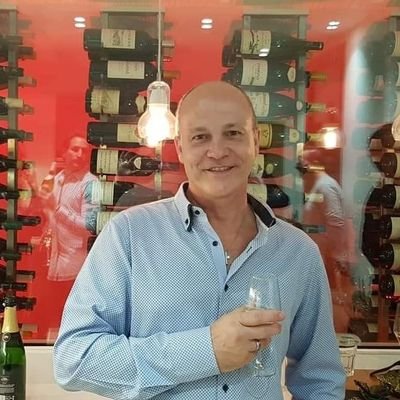 colinjh66's profile picture. Brit ex-pat now living and working in awesome Cape Town. Love 80's and 90's music. 😁
Married to the love of my life, Karen 😚