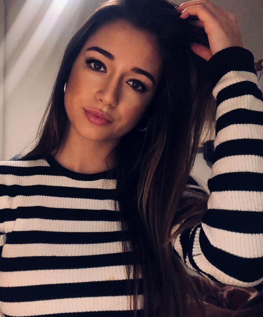 Do you want to get my hottest photo? Follow me quickly, I´ll send it to your Direct 💋💖👗