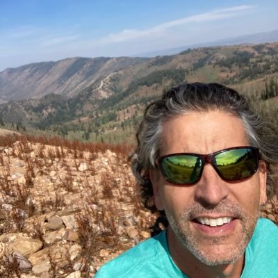 unxpctdruffair's profile picture. ban guns not books