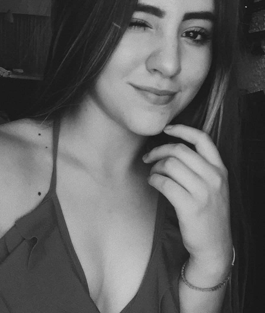 A beautiful, young and lonely girl is eager to meet new people.Follow me if you want to receive my sexy photos in Direct 😍👙💝