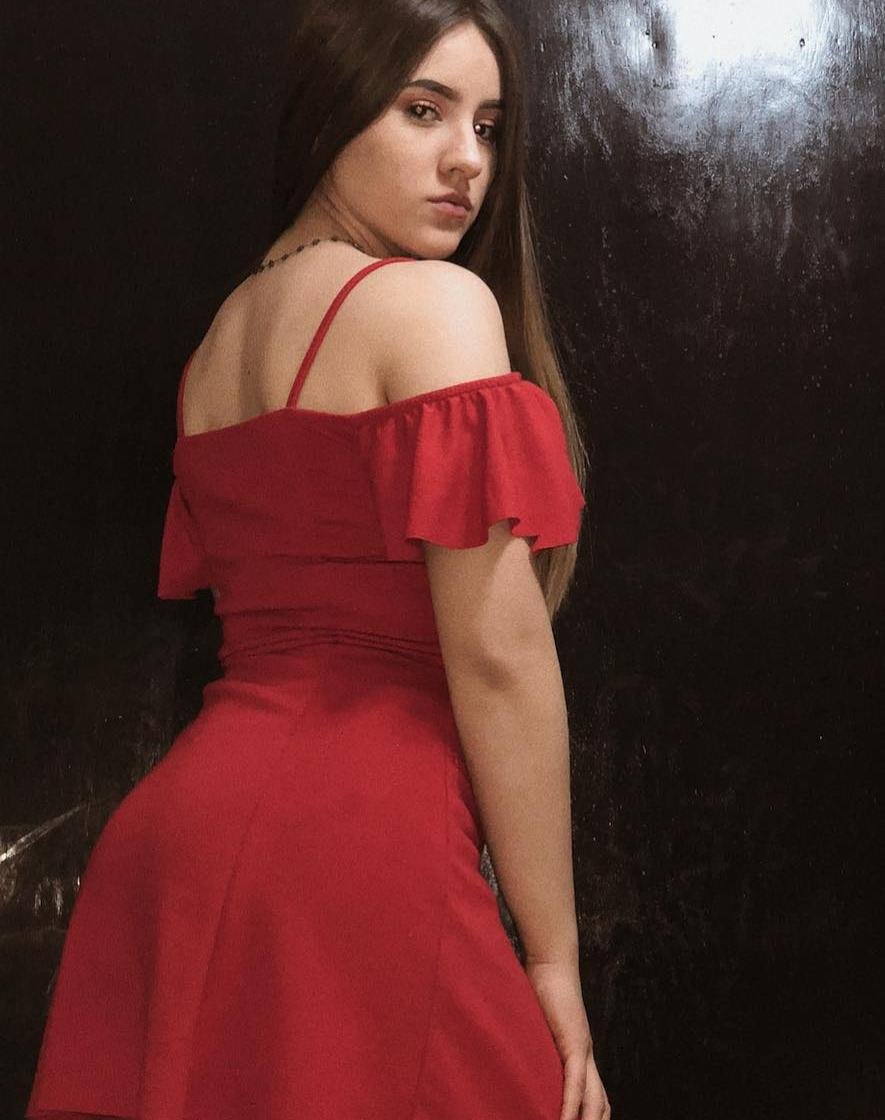 I love meeting new people.Follow me, and I´ll send you all the photos you want 💝👙👅