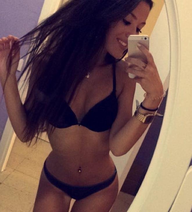 Im a sexy girl whose looking to meet fun and curious people.Follow me and receive my hot photos in Direct 👄💝👙