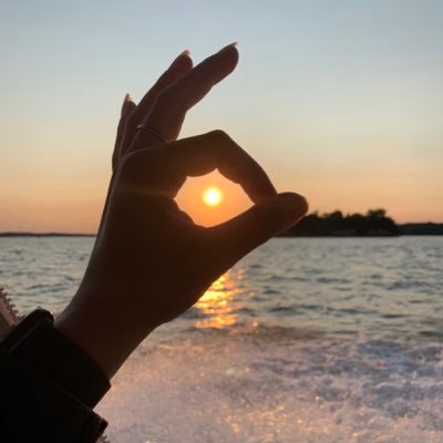 amandab37744554's profile picture. 