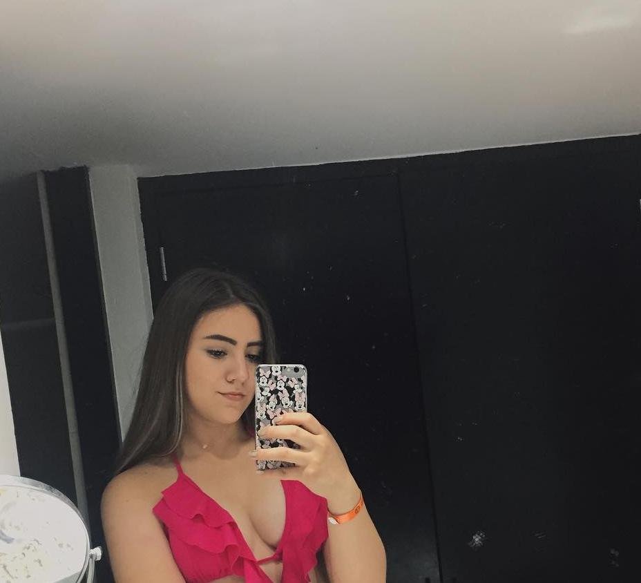 Sexy and lonely girl seeking for new friends.Follow me if you want me to send you some hot pictures. 😜🍓🍓