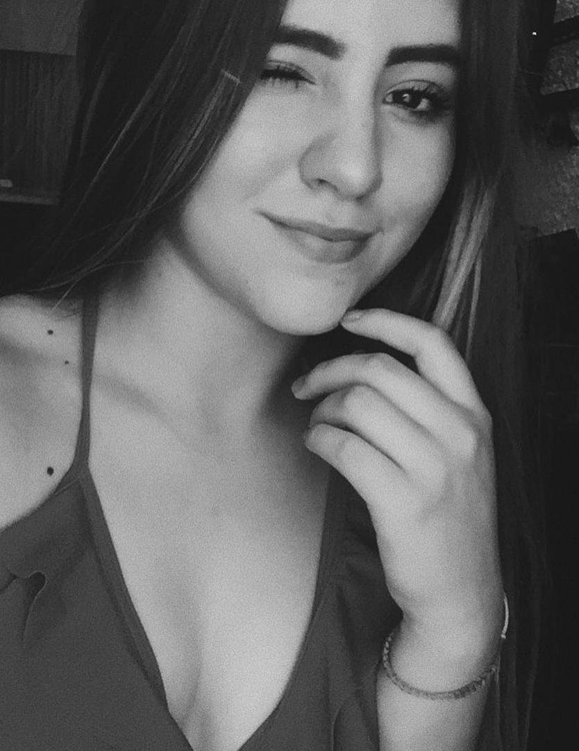 A beautiful and lonely girl wants to meet an interesting men!Add me and I´ll send you a message with my most favorite photo 💖🍓💖