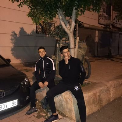 azaduss's profile picture. Mezopotamyanın bağrında şair ve kâfir bir Kürt beyefendisiyim.
TİP-SDG