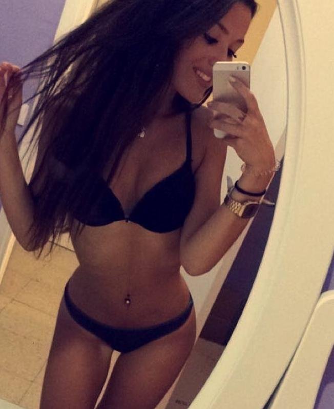 Do you want to get my hottest photo? Follow me quickly, and I´ll send it to your Direct 🍓😊👙