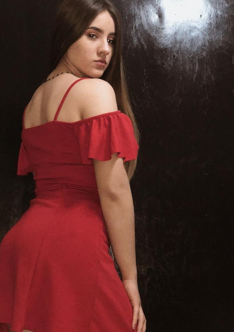 Are you bored ? Do you want to meet a hot girl ? Add me,I´ll send you a very special gift in direct! 👙👄😚