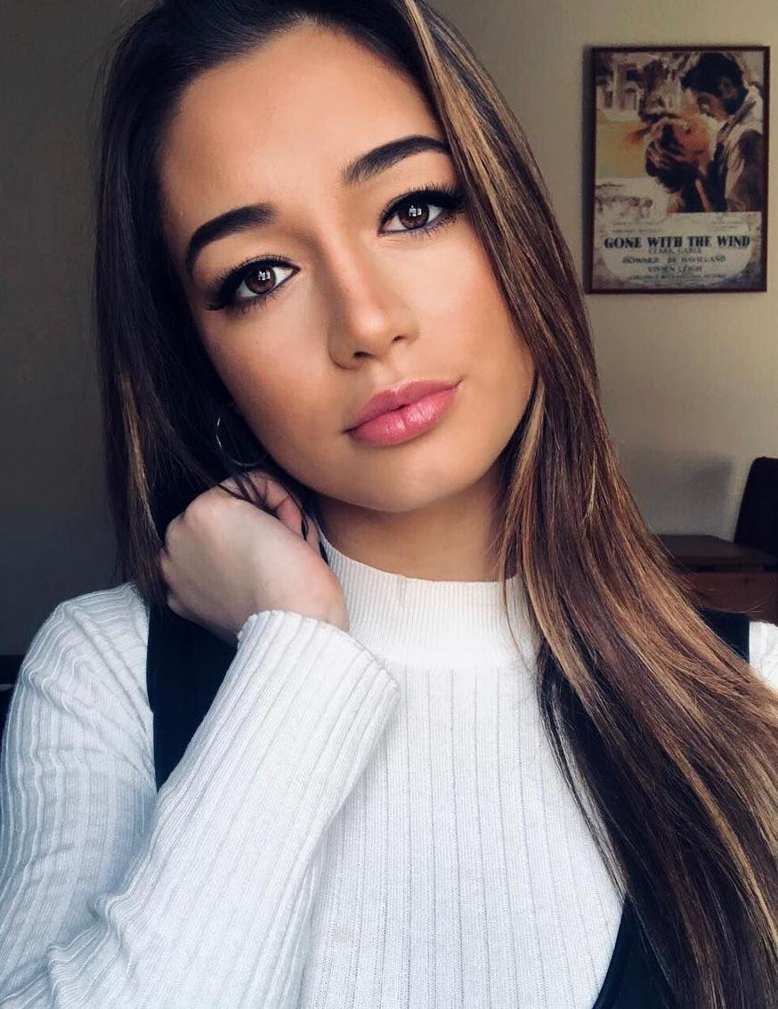 Do you want to get my hottest photo? Follow me quickly, I´ll send it to your Direct 🍓😜👅