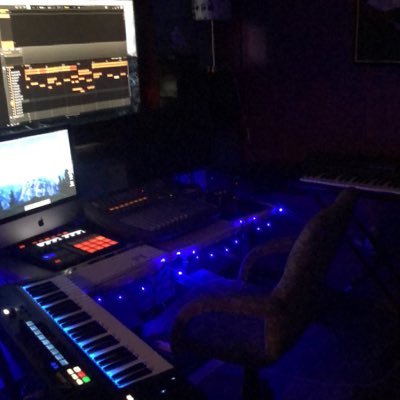 evamo's profile picture. 