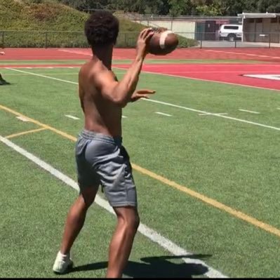 5’10 |QB| |Junior cordova high cordova|🏈 Duel threat🏈🦍