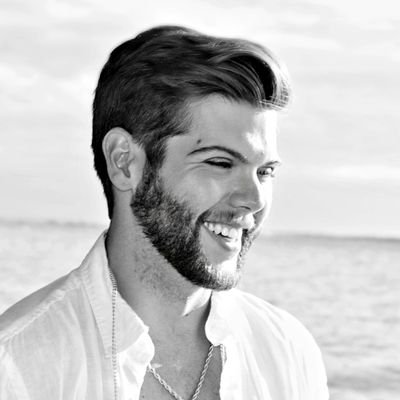 andrewnewt's profile picture. 🎓MBA
🌲Sustainable Finance
🏃🏼Runner