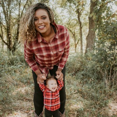 RaquelMoore2220's profile picture. Mom of 2 🥰