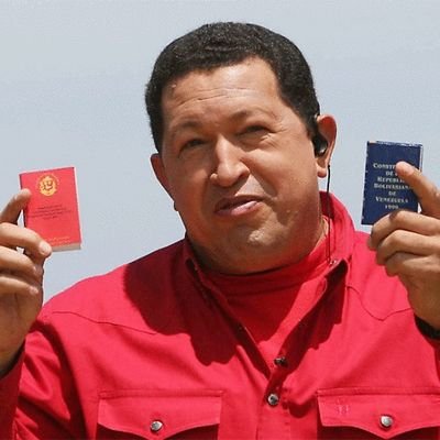 Profesional, Chavista, Revolucionario. Con profundo amor por mi Patria Venezuela. Defensor del legado del comandante Chávez y en pie de lucha con la CRBV🇻🇪