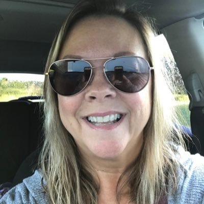 Wife, step-mom, Cape Breton girl.....beauty enthusiast!