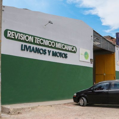 Centro de Diagnóstico Automotor (CDA) que presta el servicio de Revisión Tecnicomecánica y Emisiones Contaminantes a vehículos livianos y motos 4t