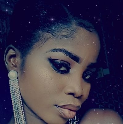 Beesohyeh2's profile picture. Diary of a stylist💕💕 
Temmie's signature💯💯